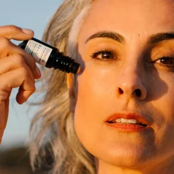 Contour Des Yeux & Lèvres*Odacité Ba+S Contour de l’Œil Roll-On Baobab + Smilax