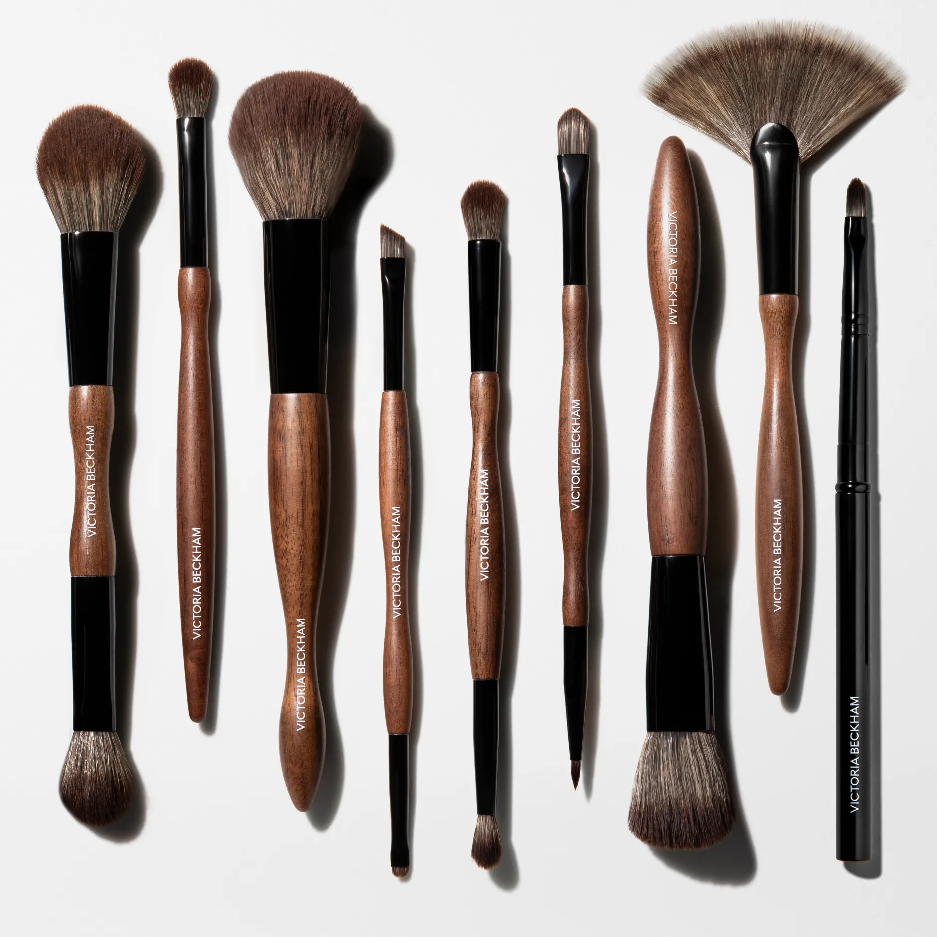 Accessoires*Victoria Beckham Beauty Fan Brush Pinceau Teint 14