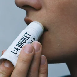 Lifestyle|Baumes & Soins*L:a Bruket Lip Balm Baume à Lèvres Protecteur 017